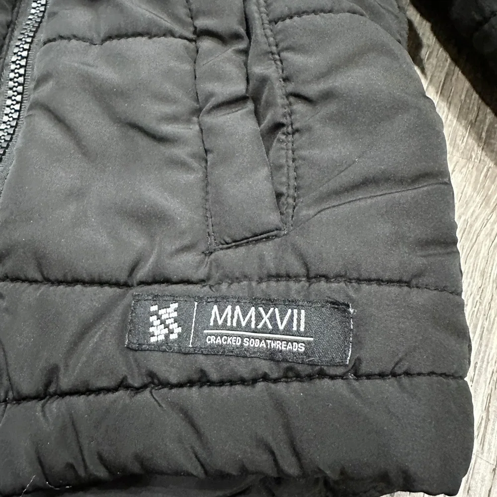 Cracked Soda Kids Black Puffer Jacket and Grey Fleece‎ Booties Set 6-12M MMXVII